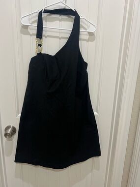 Sleek Black One-Shoulder Dress with Gold Ring Accent